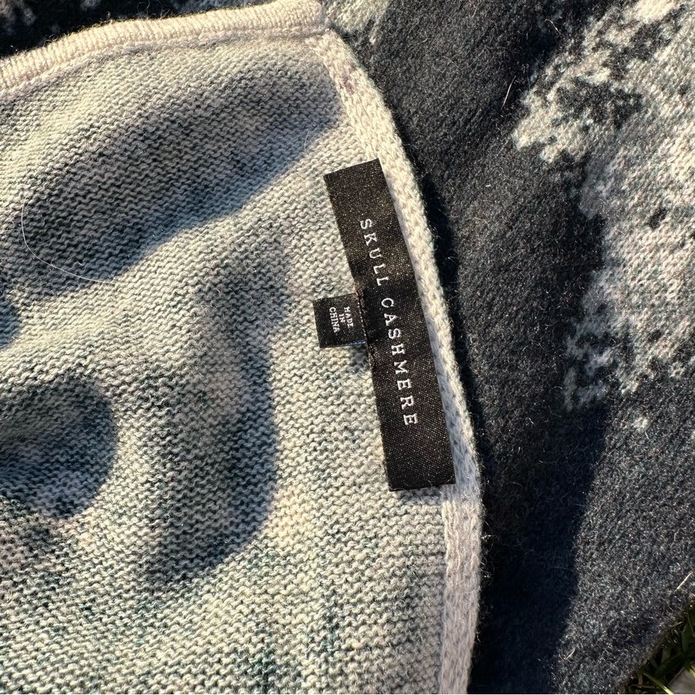 NWOT Skull Cashmere Abstract Art Shawl - Picture 10 of 10